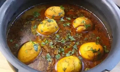 Anda Rassa Recipe: महाराष्ट्रीयन स्टाइल में बनाएं अंडा रस्सा Anda Rassa Recipe: महाराष्ट्रीयन स्टाइल में बनाएं अंडा रस्सा