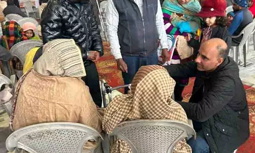 Punjab: 250 विकलांगों, बुजुर्गों को धर्मार्थ शिविर में सहायता मिली Punjab: 250 विकलांगों, बुजुर्गों को धर्मार्थ शिविर में सहायता मिली