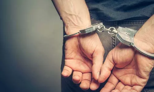 8 लाख रुपये मूल्य की कोकीन और MDMA के साथ व्यक्ति गिरफ्तार