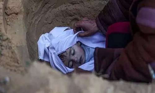 Gaza में अब तक इजरायली हमले में 45,581 लोगों की मौत Gaza में अब तक इजरायली हमले में 45,581 लोगों की मौत