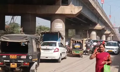 पंडरी-मोवा में जाम, ट्रैफिक एडवाइजरी जारी पंडरी-मोवा में जाम, ट्रैफिक एडवाइजरी जारी