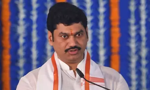Mumbai: बीड सरपंच हत्या मामला: धनंजय मुंडे को मंत्री पद से हटाने की सम्भावना Mumbai: बीड सरपंच हत्या मामला: धनंजय मुंडे को मंत्री पद से हटाने की सम्भावना