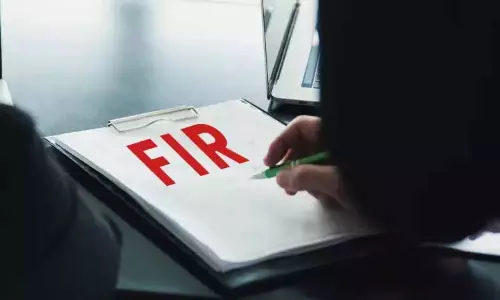 TRAI अधिकारी रिश्वत लेने के आरोप में गिरफ्तार TRAI अधिकारी रिश्वत लेने के आरोप में गिरफ्तार