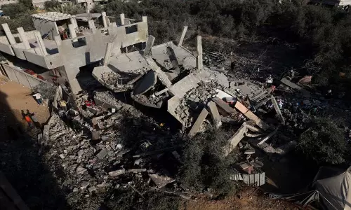 Israeli हमलों में गाजा में 50 लोग मारे गए, नेतन्याहू ने प्रतिनिधिमंडल को मंजूरी दी