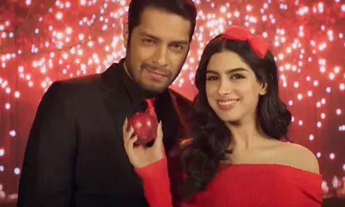 जुनैद खान और खुशी कपूर की फिल्म Loveyaapa के टाइटल ट्रैक में देखें उनकी केमिस्ट्री