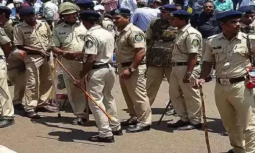 Assam : छात्रा ने की आत्महत्या की कोशिश, एक्स पर पोस्ट के बाद असम पुलिस ने बचाया