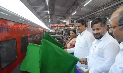 Assam के मुख्यमंत्री ने नई ट्रेन सेवाओं का शुभारंभ किया Assam के मुख्यमंत्री ने नई ट्रेन सेवाओं का शुभारंभ किया