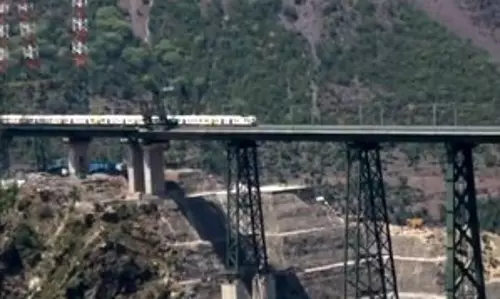 उत्तर रेलवे ने Katra-Srinagar मार्ग के लिए ट्रेन के समय की घोषणा की