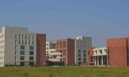 IKGPTU के दो अधिकारियों को गर्मजोशी से विदाई
