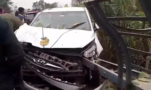 Lakhimpur Kheri:  तेज रफ्तार कार ने  मजदूर को मारी टक्कर ,जिला अस्पताल में भर्ती