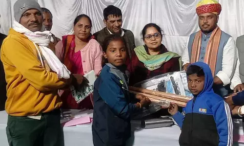 Pratapgarh: विलक्षण प्रतिभा सुशीला मीणा के गांव रामेर तालाब में आयोजित हुई रात्रि चौपाल Pratapgarh: विलक्षण प्रतिभा सुशीला मीणा के गांव रामेर तालाब में आयोजित हुई रात्रि चौपाल