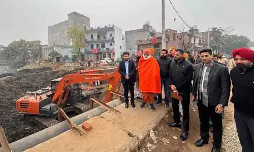 MP Seechewal ने गौशाला के पास अस्थायी पंपिंग स्टेशन स्थापित करने के कार्यों का निरीक्षण किया