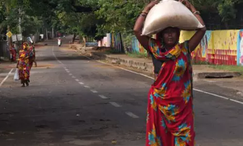 भारत में अत्यधिक गरीबी न्यूनतम स्तर पर पहुंची: SBI रिसर्च भारत में अत्यधिक गरीबी न्यूनतम स्तर पर पहुंची: SBI रिसर्च