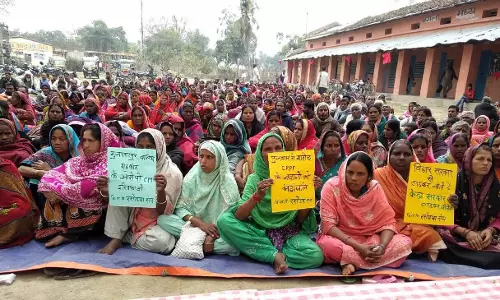 Tripura: मिड-डे मील रसोइयों ने नौ मांगों को लेकर किया विरोध प्रदर्शन