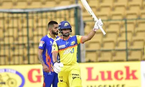 Karun Nair ने लिस्ट ए में बिना आउट हुए सबसे ज़्यादा रन बनाने का विश्व रिकॉर्ड बनाया Karun Nair ने लिस्ट ए में बिना आउट हुए सबसे ज़्यादा रन बनाने का विश्व रिकॉर्ड बनाया