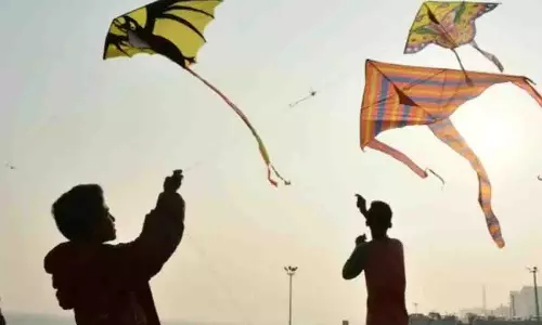 Telangana: चीनी मांझे से मोटर चालक का गला कटा, अस्पताल में भर्ती