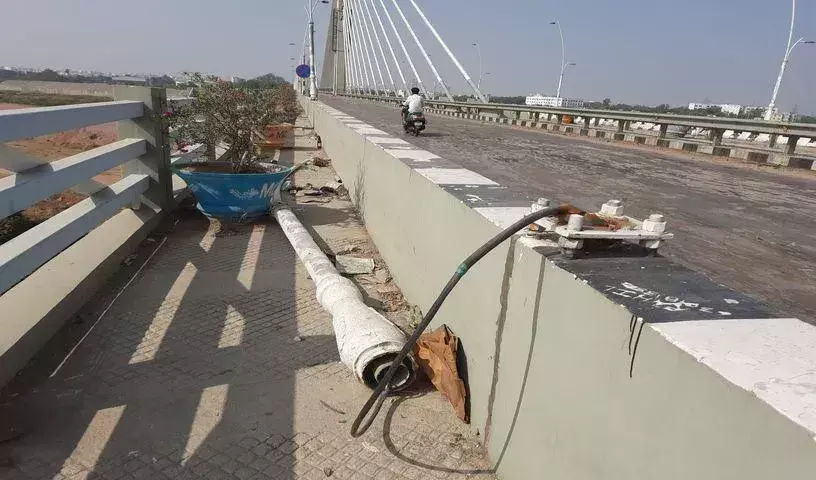 Telangana: करीमनगर का केबल ब्रिज उपेक्षा का शिकार Telangana: करीमनगर का केबल ब्रिज उपेक्षा का शिकार