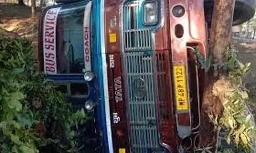 Betul : अनियंत्रित होकर यात्रियों से भरी बस पलटी, 15 घायल ड्राइवर हिरासत में