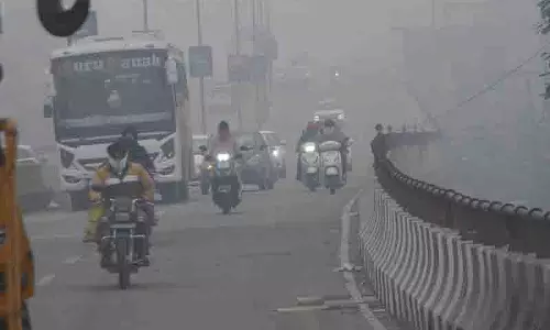 Amritsar: घना कोहरा छाने से यात्रियों को परेशानी का सामना करना पड़ रहा