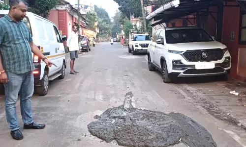 Komba के स्थानीय लोगों ने सीवेज चैंबर के ओवरफ्लो होने पर हंगामा मचाया Komba के स्थानीय लोगों ने सीवेज चैंबर के ओवरफ्लो होने पर हंगामा मचाया