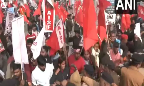 BPSC परीक्षा रद्द करने की मांग को लेकर आइसा ने किया विरोध प्रदर्शन