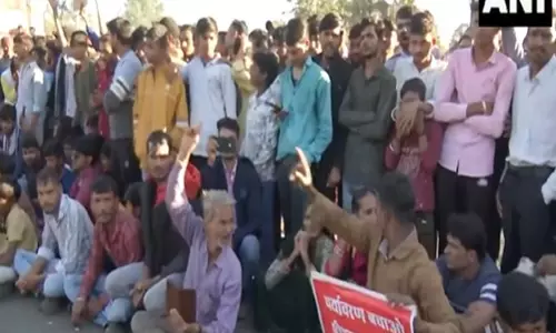लोगों ने भोपाल गैस त्रासदी स्थल के जहरीले कचरे को Pithampur में स्थानांतरित करने का किया विरोध