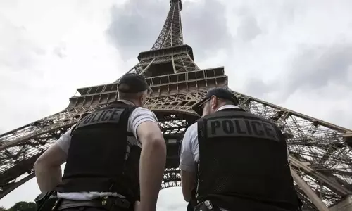 France में अल्जीरियाई सोशल मीडिया इन्फ्लुएंसर गिरफ्तार, हमले भड़काने का आरोप