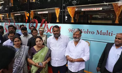 Andhra Pradesh : बस योजना पर हर महीने 277 करोड़ खर्च होने का अनुमान, प्रतिनिधिमंडल ने कर्नाटक की देखी व्यवस्था Andhra Pradesh : बस योजना पर हर महीने 277 करोड़ खर्च होने का अनुमान, प्रतिनिधिमंडल ने कर्नाटक की देखी व्यवस्था
