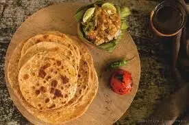 Sattu Stuffed Paratha: हेल्दी और पौष्टिक मक्के के आटे से बनाये सत्तू भरवां पराठा