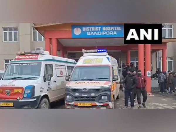 J-K: सेना का वाहन गहरी खाई में गिरने से दो सैनिकों की मौत, तीन घायल