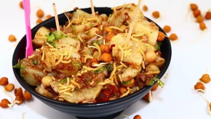 Aloo Chaat: मिनट में बनाएं दिल्ली की फेमस आलू चाट, हर कोई करेगा  तारीफ