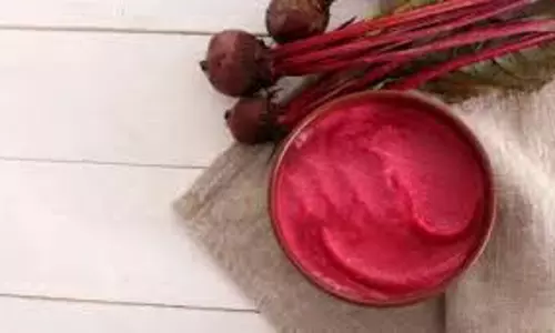 Glowing Skin: अगर चुकंदर का इस तरह कर लिया इस्तेमाल तो चमक उठेगा चेहरा Glowing Skin: अगर चुकंदर का इस तरह कर लिया इस्तेमाल तो चमक उठेगा चेहरा