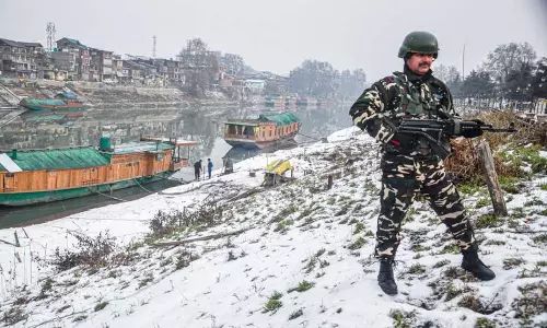 J&K: ताजा बर्फबारी से ठंड से राहत मिली J&K: ताजा बर्फबारी से ठंड से राहत मिली