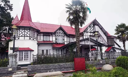 Governor : राजभवन नियमों का पालन करने के लिए है, चुनावी वादे पूरे करने के लिए नही