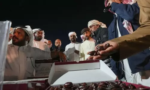 UAE: मंसूर बिन जायद के संरक्षण में अल ऐन खजूर महोत्सव शुरू हुआ UAE: मंसूर बिन जायद के संरक्षण में अल ऐन खजूर महोत्सव शुरू हुआ