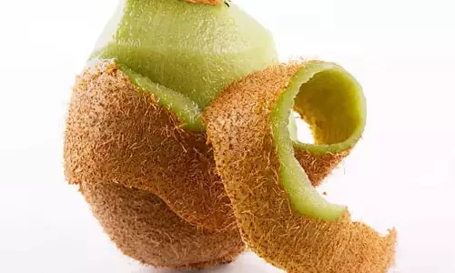Fruit Peels For Skin: संतरे से लेकर सेब तक, सर्दियों में ये फलों के छिलके देंगे आपको मुलायम-चमकती त्वचा Fruit Peels For Skin: संतरे से लेकर सेब तक, सर्दियों में ये फलों के छिलके देंगे आपको मुलायम-चमकती त्वचा
