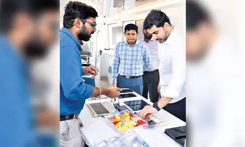Andhra: नई तकनीक के लिए एपी-मेकर-लैब-ऑन-व्हील्स