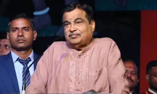 विधायकों और उनके लोगों को…, संभावित संरक्षक मंत्रियों को नितिन गडकरी की सलाह विधायकों और उनके लोगों को…, संभावित संरक्षक मंत्रियों को नितिन गडकरी की सलाह