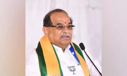 विशेषज्ञ रिपोर्ट के बाद उजनी बांध से गाद हटाने का फैसला: जल संसाधन मंत्री विशेषज्ञ रिपोर्ट के बाद उजनी बांध से गाद हटाने का फैसला: जल संसाधन मंत्री