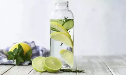 Infused Water : सादा पानी पीना अगर बोरिंग लगता है तो ट्राई करें ये स्वादिष्ट इन्फ्यूज्ड वॉटर Infused Water : सादा पानी पीना अगर बोरिंग लगता है तो ट्राई करें ये स्वादिष्ट इन्फ्यूज्ड वॉटर