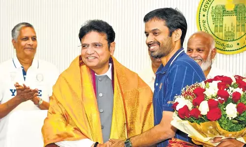 Minister Sridhar: तेलंगाना में खेल शिक्षा को बढ़ावा देने के लिए हब-एंड-स्पोक मॉडल