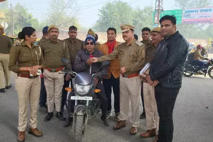 Dholpur: सड़क सुरक्षा माह के तहत जिला कलेक्टर ने जारी किए निर्देश Dholpur: सड़क सुरक्षा माह के तहत जिला कलेक्टर ने जारी किए निर्देश