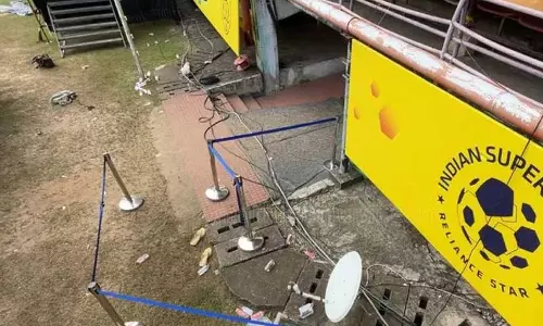 Kerala : उमा थॉमस दुर्घटना पुलिस मृदंग विजन के एक और बैंक खाते को फ्रीज करेगी Kerala : उमा थॉमस दुर्घटना पुलिस मृदंग विजन के एक और बैंक खाते को फ्रीज करेगी