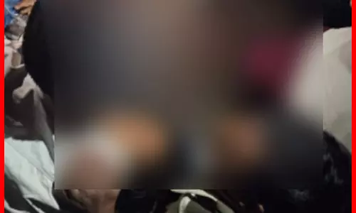अभनपुर में खून से लाल हुई सड़क, बाइक सवार की मौत, जांच जारी अभनपुर में खून से लाल हुई सड़क, बाइक सवार की मौत, जांच जारी