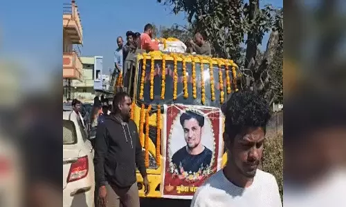 पत्रकार मुकेश चंद्राकर हत्या, बीजापुर में निकाली जा रही अंतिम यात्रा