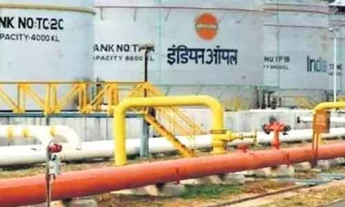 अगले वित्त वर्ष में तेल रिफाइनरियों के मुनाफे में गिरावट अगले वित्त वर्ष में तेल रिफाइनरियों के मुनाफे में गिरावट
