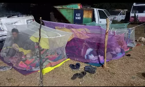 Hanumangarh: कड़ाके की सर्दी में लोग खुले आसमान के नीचे सोने को मजबूर