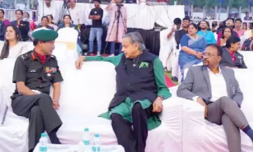 शशि थरूर ने IIMUN-2025 में युवा मन को प्रेरित किया शशि थरूर ने IIMUN-2025 में युवा मन को प्रेरित किया