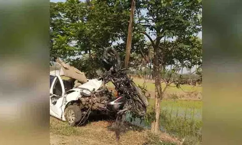 Nalgonda में सड़क दुर्घटना में दो लोगों की मौत