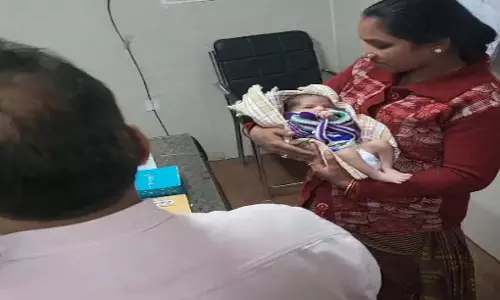 Raipur Breaking: अंबेडकर अस्पताल से महिला ने बच्चे को चुराया, रेलवे स्टेशन में पकड़ाई Raipur Breaking: अंबेडकर अस्पताल से महिला ने बच्चे को चुराया, रेलवे स्टेशन में पकड़ाई